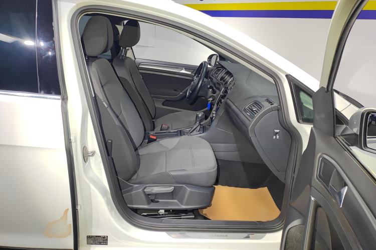 Used Volkswagen Golf 2019 1.8TSI Travel Edition
