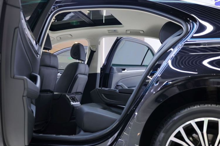 Used Volkswagen Phideon 2019 380TSI Two-Wheel Drive Business Edition China VI Standard