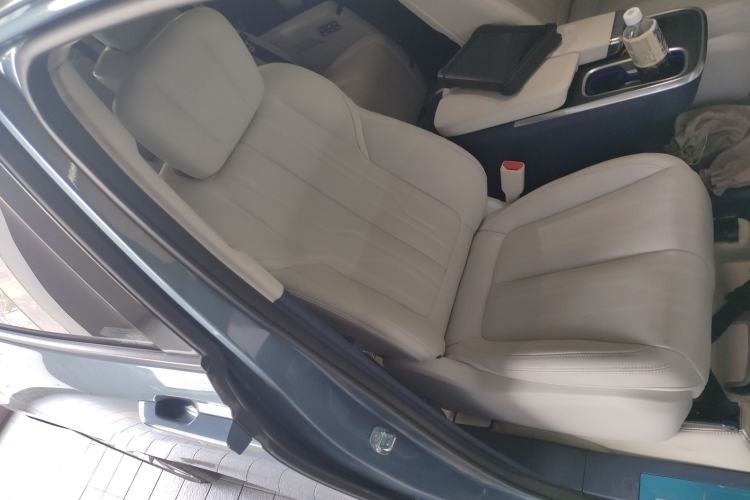 Used Buick Century 2023 2.0T Seven-Seater Yinshi Edition
