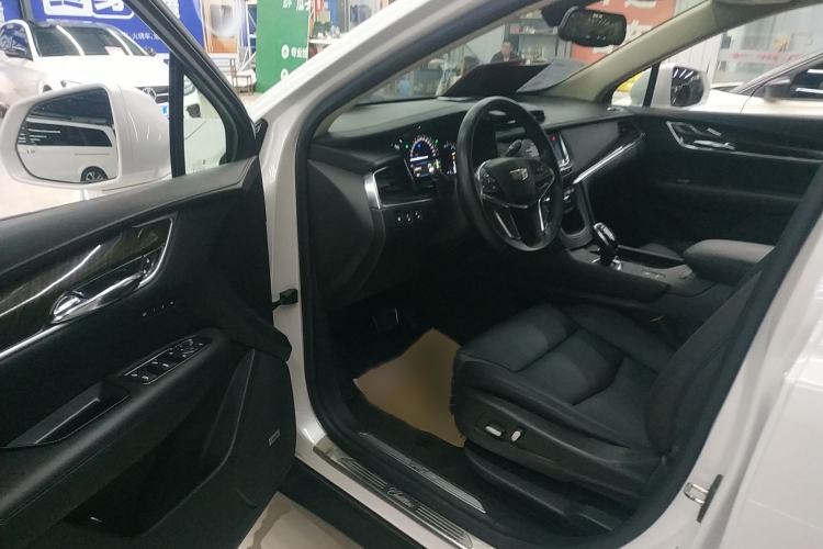 Used Cadillac XT5 2017 Anniversary Edition 25T Luxury Model
