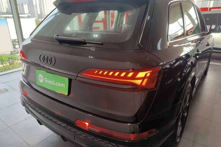 Used Audi Q7 2024 45 TFSI quattro S line Black Warrior Edition
