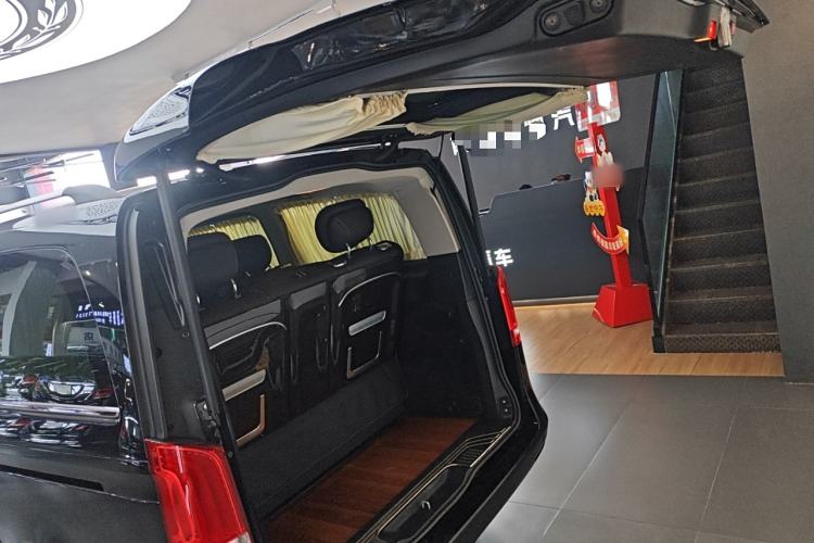 Used Mercedes-Benz V-Class 2018 V 260 Avantgarde Edition China VI