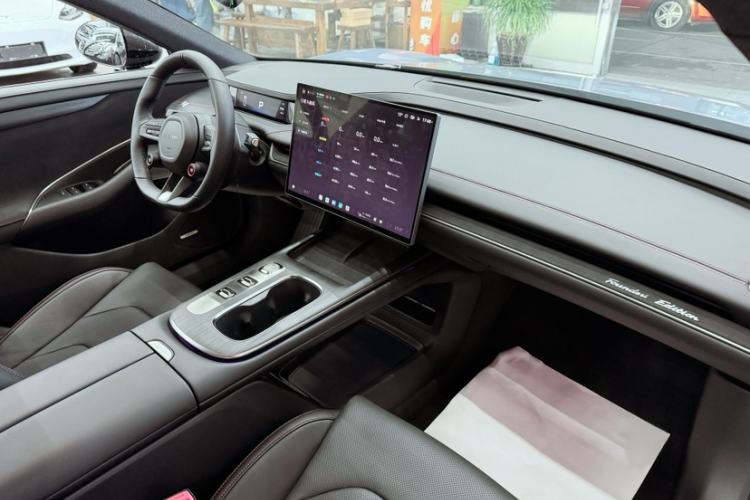 Used  SU7 2024 Rear-Drive Standard Founder Edition
