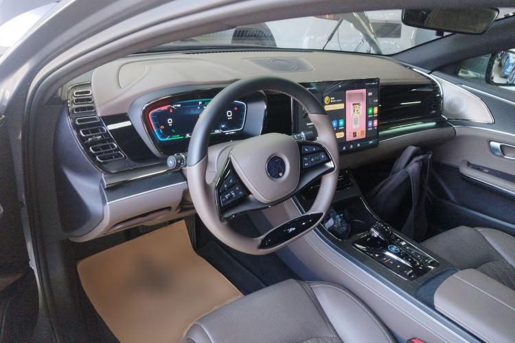 Used BYD Han 2023 DM-i Champion Edition 121KM Prestige Model
