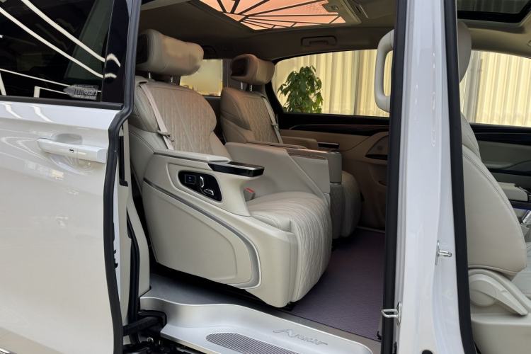 Used Buick GL8 2023 ES Lu Zun Comfort Model
