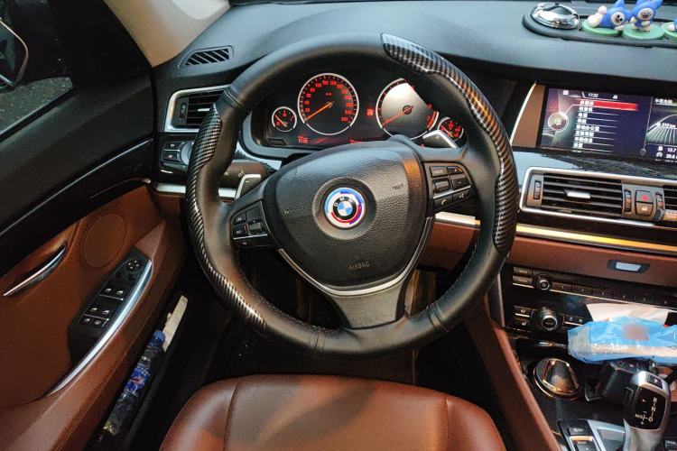 Used BMW 5 Series 2014 535Li Leading Model
