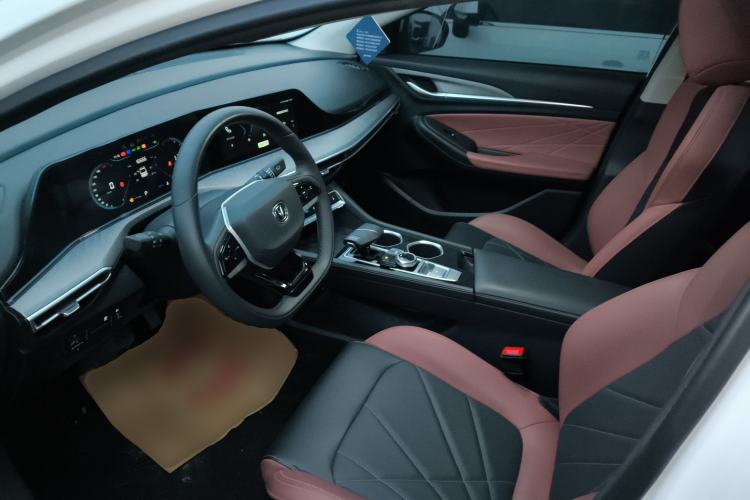 Used Changan Eado 2023 Changan Edition PLUS Blue Whale NE 1.4T GDI DCT Prestige Version
