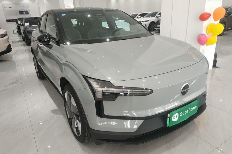 Used Volvo EX30 2025 Rear-Drive Long-Range Version Ultra