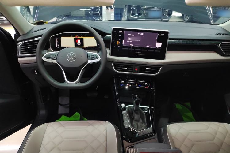 Used Volkswagen Tayron 2025 Facelifted Model, Popular Version, 330TSI
