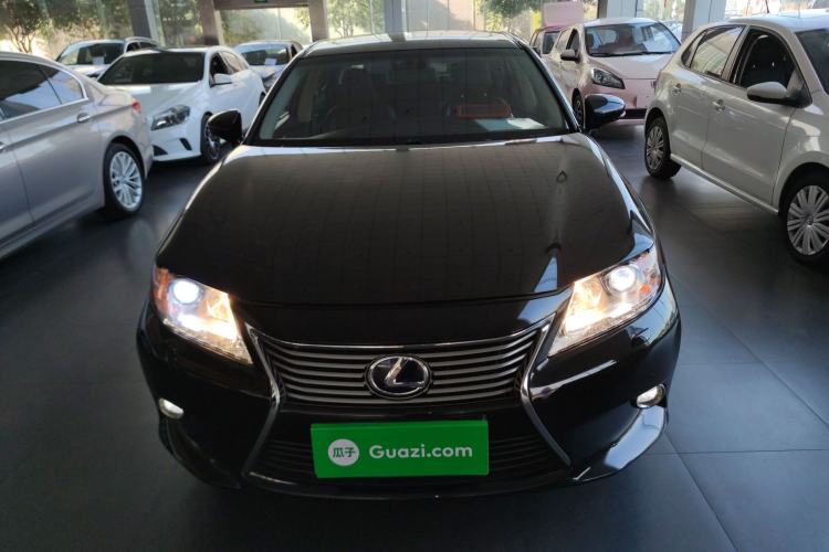 Used Lexus ES 2014 300h Elite Edition