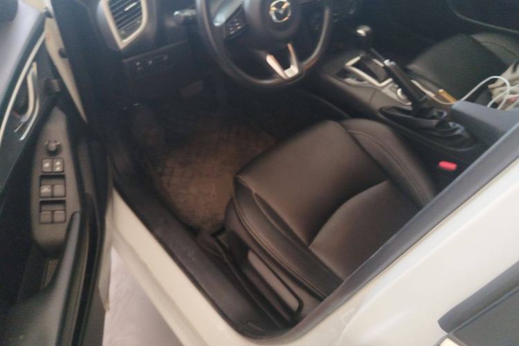 Used Mazda Mazda 3 Axela 2019 Cloud-Controlled Version Hatchback 1.5L Automatic Comfort Model Emission Standard China V
