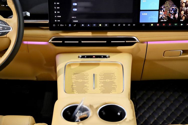 Used VOYAH Dream 2025 PHEV Four-Wheel-Drive Flagship Kunpeng Edition
