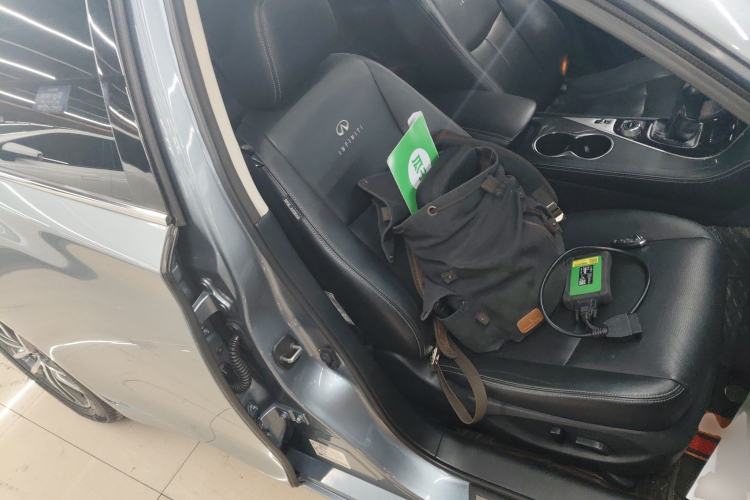 Used Infiniti Q50 2014 2.0T Comfort Edition
