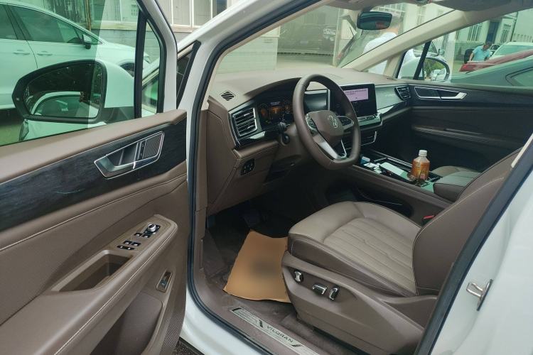 Used Volkswagen Viloran 2024 330TSI Luxury Edition
