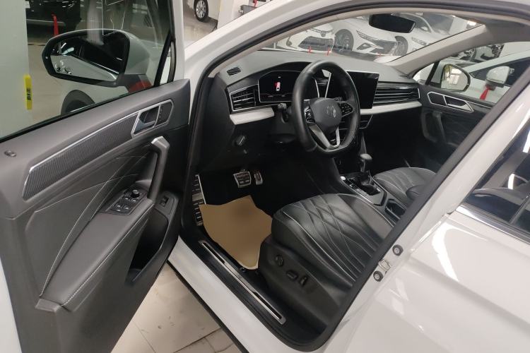 Used Volkswagen Tiguan L 2023 330TSI Automatic Two-Wheel Drive R-Line Enjoyment Edition
