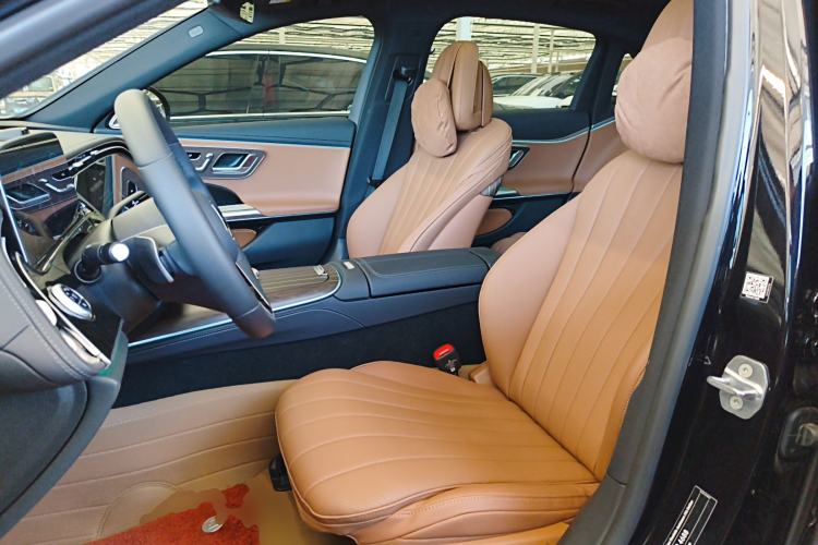 Used Mercedes-Benz E-Class 2025 Facelift E 300 L Luxury Edition
