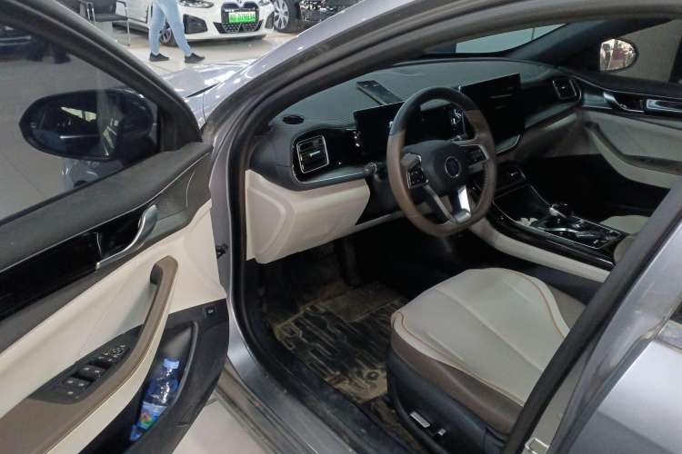 Used BYD Qin PLUS 2023 Champion Edition DM-i 120KM Beyond Model
