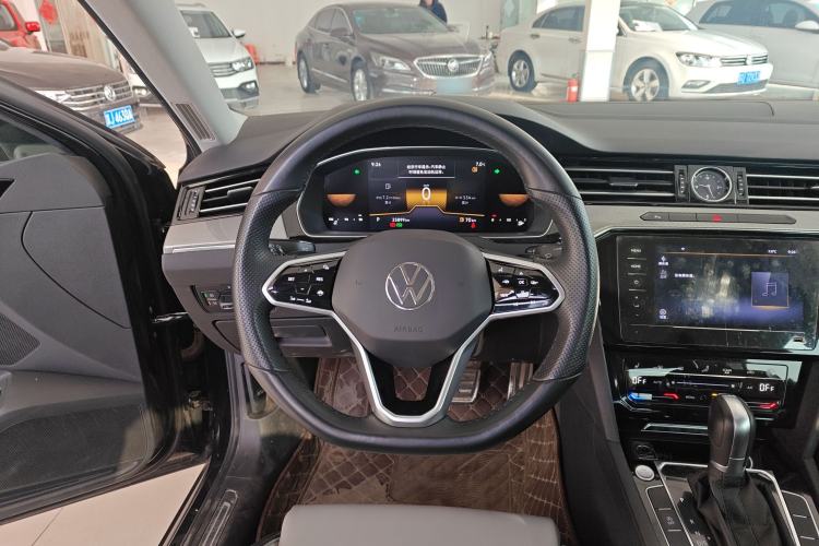 Used Volkswagen Magotan 2023 2 Million Units Limited Edition 330TSI DSG Leading Version
