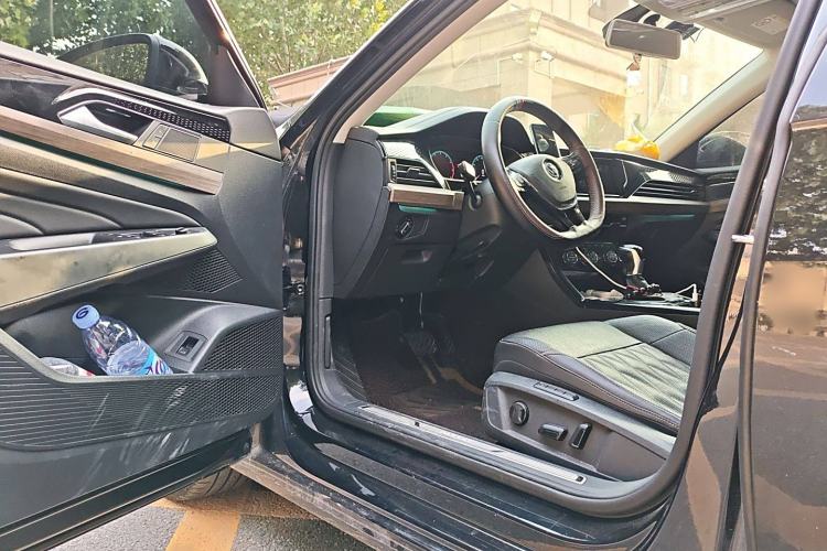 Used Volkswagen Passat 2019 330TSI Luxury Edition China VI Standard
