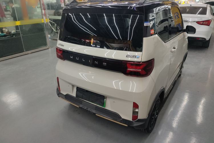 Used Wuling Hongguang MINIEV 2022 GAMEBOY 200km Play Edition with Lithium Iron Phosphate
