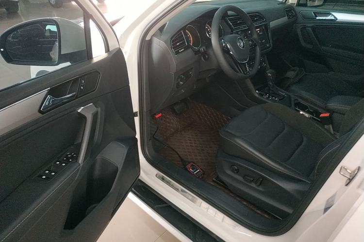 Used Volkswagen Tiguan L 2020 330TSI Automatic Two-Wheel Drive Panoramic Comfort Edition China VI Standard