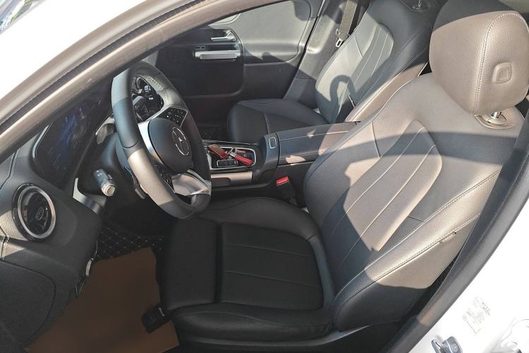 Used Mercedes-Benz GLB 2024 GLB 200 Dynamic Edition
