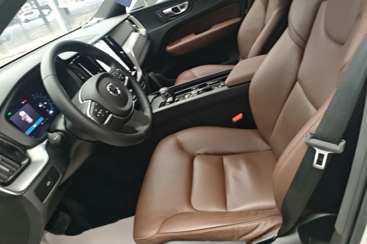 Used Volvo XC60 2024 B5 4x4 Smart Luxury Edition
