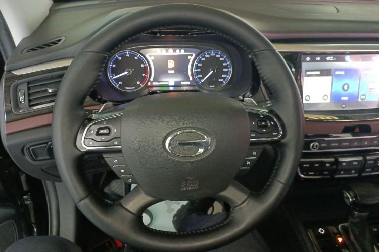 Used GAC Trumpchi GS8 2017 320T Two-Wheel Drive Luxury Smart Connectivity Version (7 Seats)
