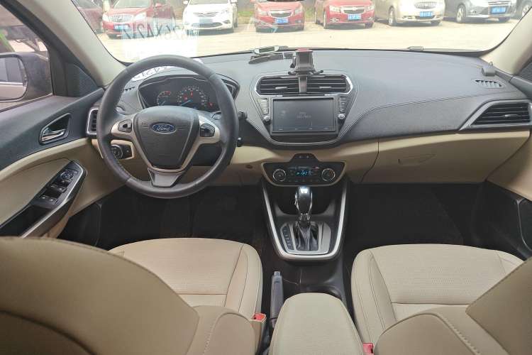 Used Ford Escort 2015 1.5L Automatic Fashion Model
