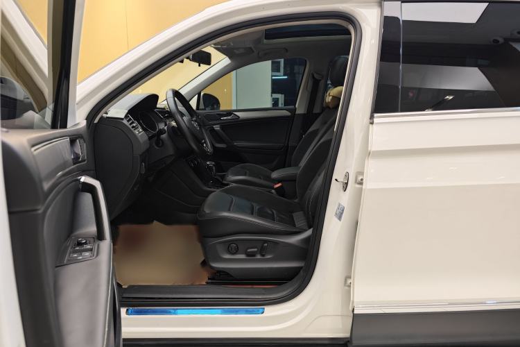 Used Volkswagen Tiguan L 2019 330TSI Automatic Two-Wheel Drive Panoramic Comfort Edition China V Standard
