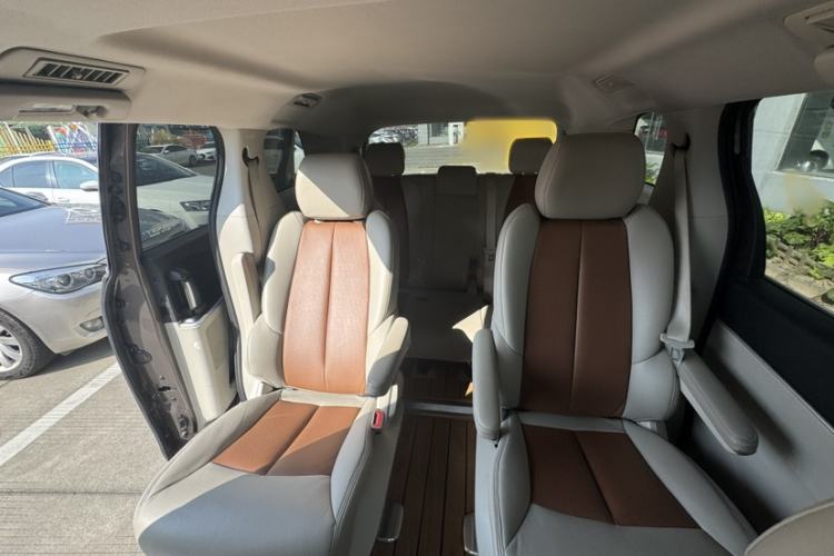 Used Buick GL8 2022 Land Cruiser Executive Class 652T Comfort Model
