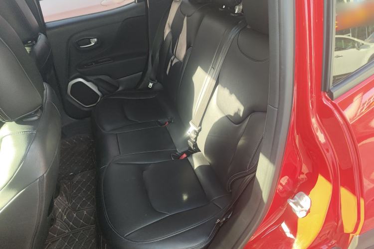 Used  Renegade 2018 Connected Large Screen Version 180T Automatic High-Energy Edition
