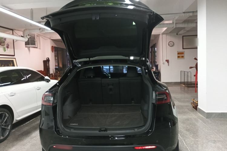 Used Tesla Model Y 2023 Long-Range All-Wheel-Drive Version