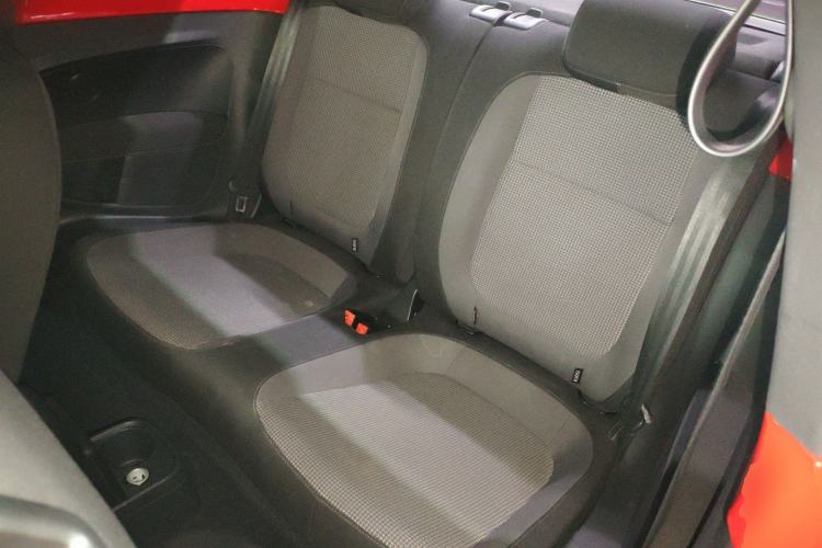 Used Volkswagen Beetle 2015 180TSI model
