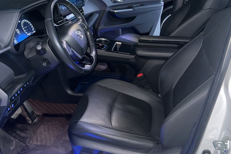 Used Toyota Sienna 2021 2.5L Hybrid Platinum Edition
