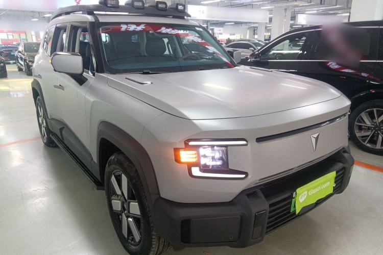 Used  G318 2024 Four-Wheel-Drive Air Suspension Model