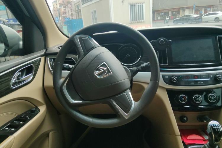 Used Baojun 730 2016 1.5T Manual Comfort Version 7 Seats
