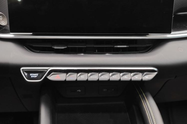 Used Geely Auto Coolray 2025 Bin Yue L 1.5T DCT Starlight Edition
