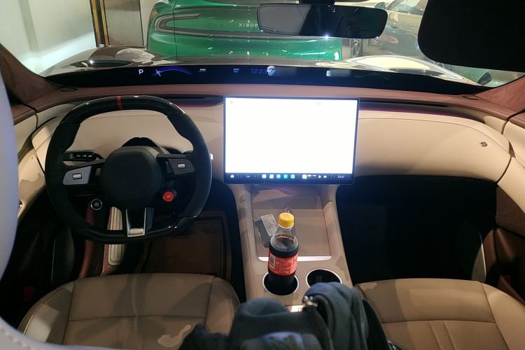 Used  YU7 2025 Ultra-Long Range High-Performance All-Wheel-Drive Max Edition