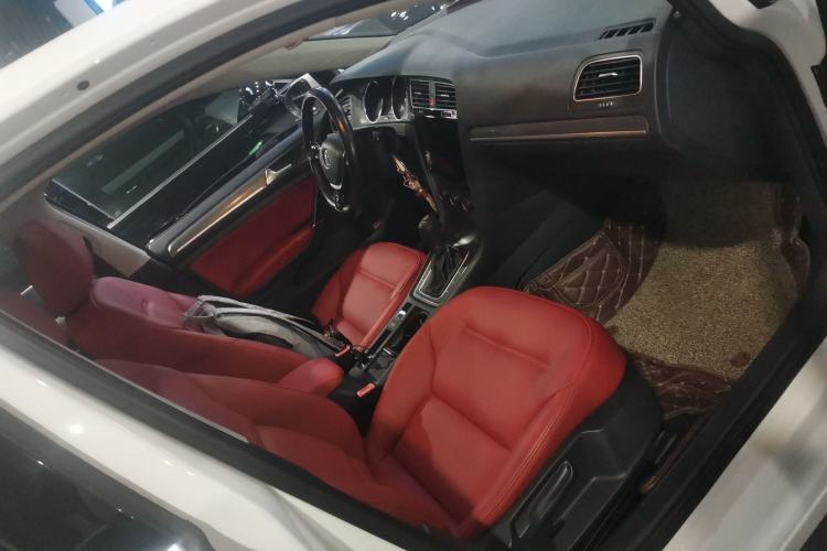 Used Volkswagen Golf 2015 1.6L Automatic Comfort Model
