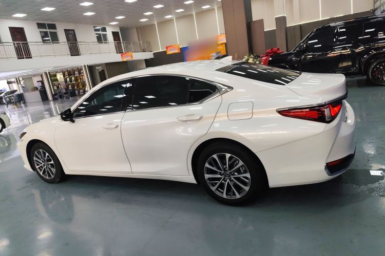 Used Lexus ES 2022 200 Excellence Edition
