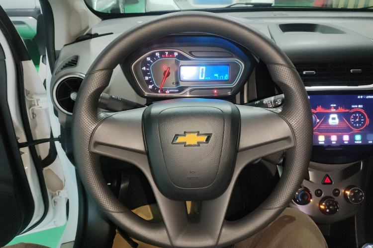 Used Chevrolet Aveo Sonic 2014 Sedan 1.4SL MT Comfort Edition