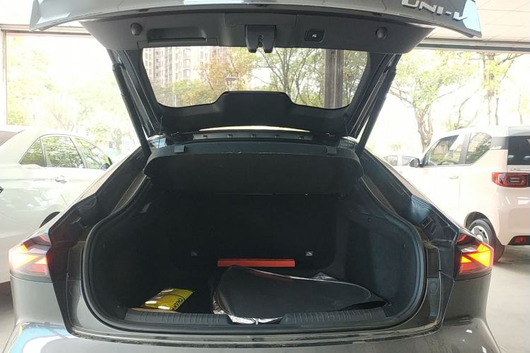 Used Changan UNI-V 2023 1.5T Prestige Model