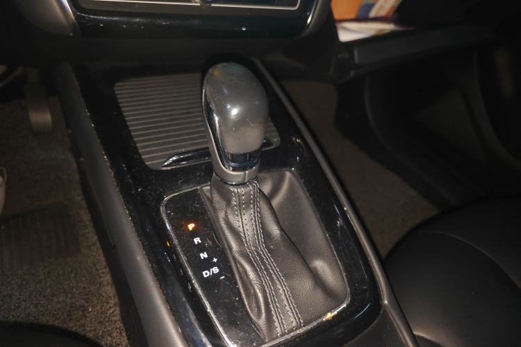 Used Roewe i5 2019 20T Automatic 4G Connect Luxury Flagship Edition
