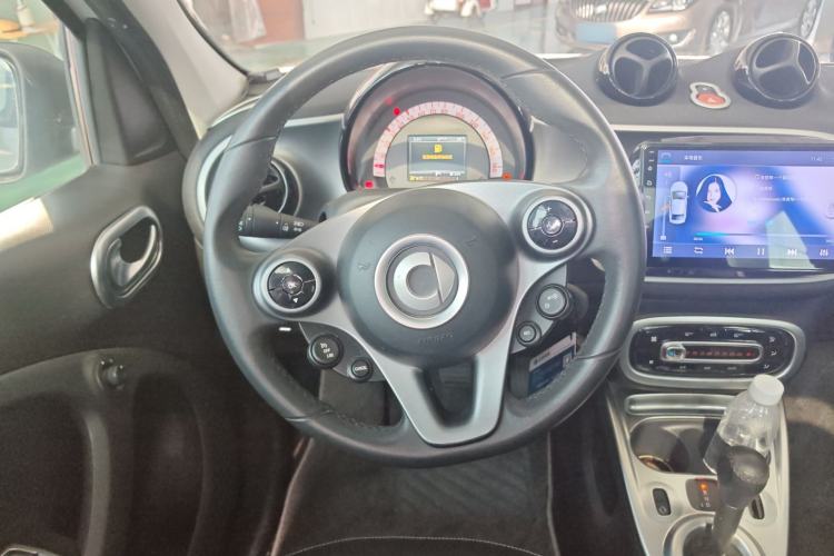 Used  forfour 2016 1.0L 52 kW Passion Edition
