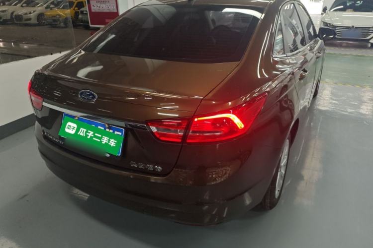 Used Ford Escort 2015 1.5L Automatic Fashion Model
