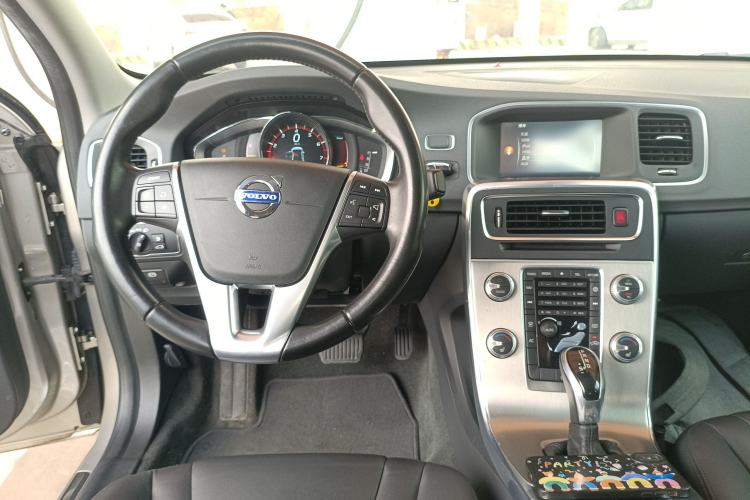 Used Volvo S60 2016 S60L T4 Zhiyuan Edition
