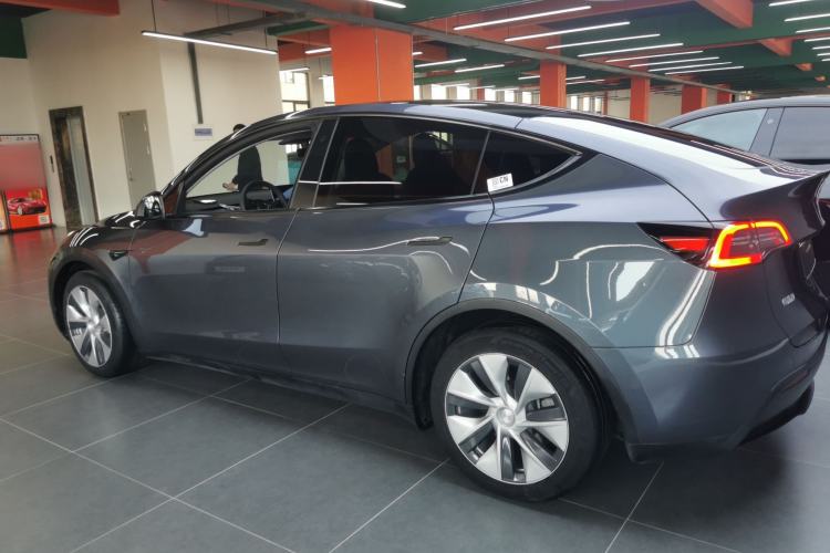 Used Tesla Model Y 2021 Long-Range All-Wheel-Drive Version 3D7
