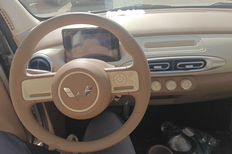 Used Wuling Hongguang MINIEV 2025 Four-Door Version Advanced Edition
