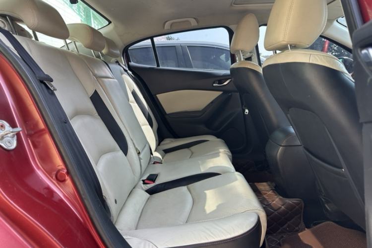 Used Mazda Mazda 3 Axela 2014 Sedan 2.0L Automatic Flagship Model
